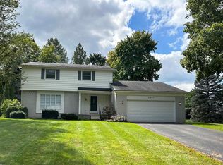 2005 Meadow Ridge Dr, Commerce Township, MI 48390