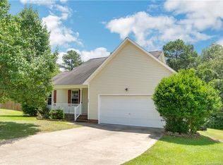 409 Buckeye Dr, Raeford, NC 28376