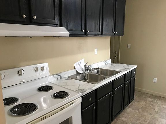 5th image of 2220 Saint Peter St