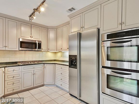5th image of 2500 Campbell Pl