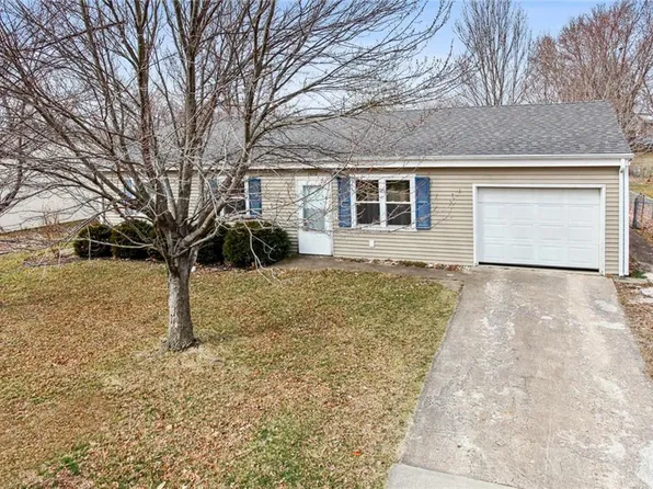 1010 W 3rd St, Edgerton, KS 66021