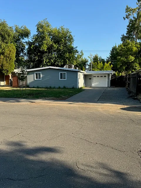 1328 Colgate Dr photo 1
