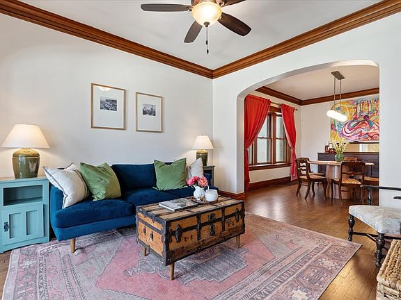 3rd image of 4721 W Wrightwood Ave