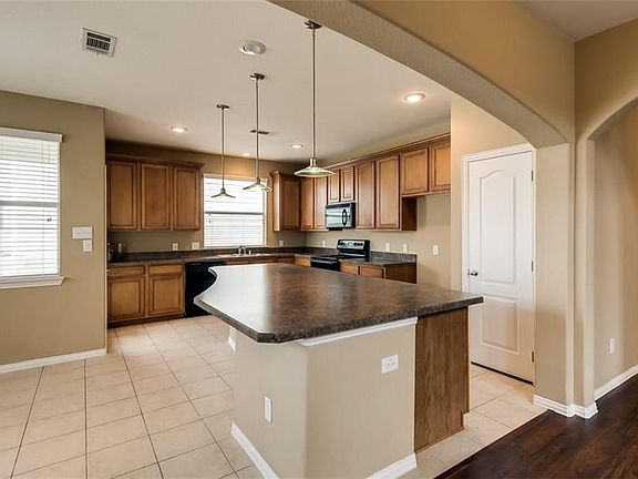 5th image of 1815 Bridgeport Dr