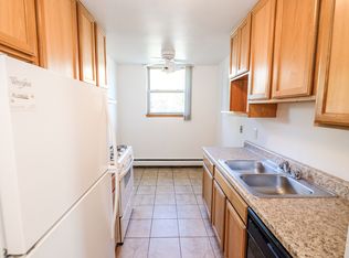 306 Snelling Ave S #9, Saint Paul, MN 55105