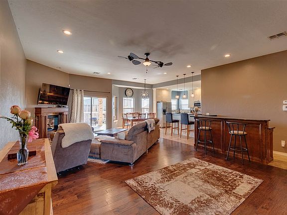 4th image of 8793 SW Sun Valley Dr