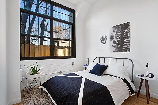 Rented by Compass | media 23