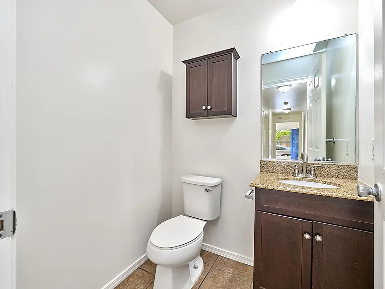 705 S Gramercy Pl — Photo 6