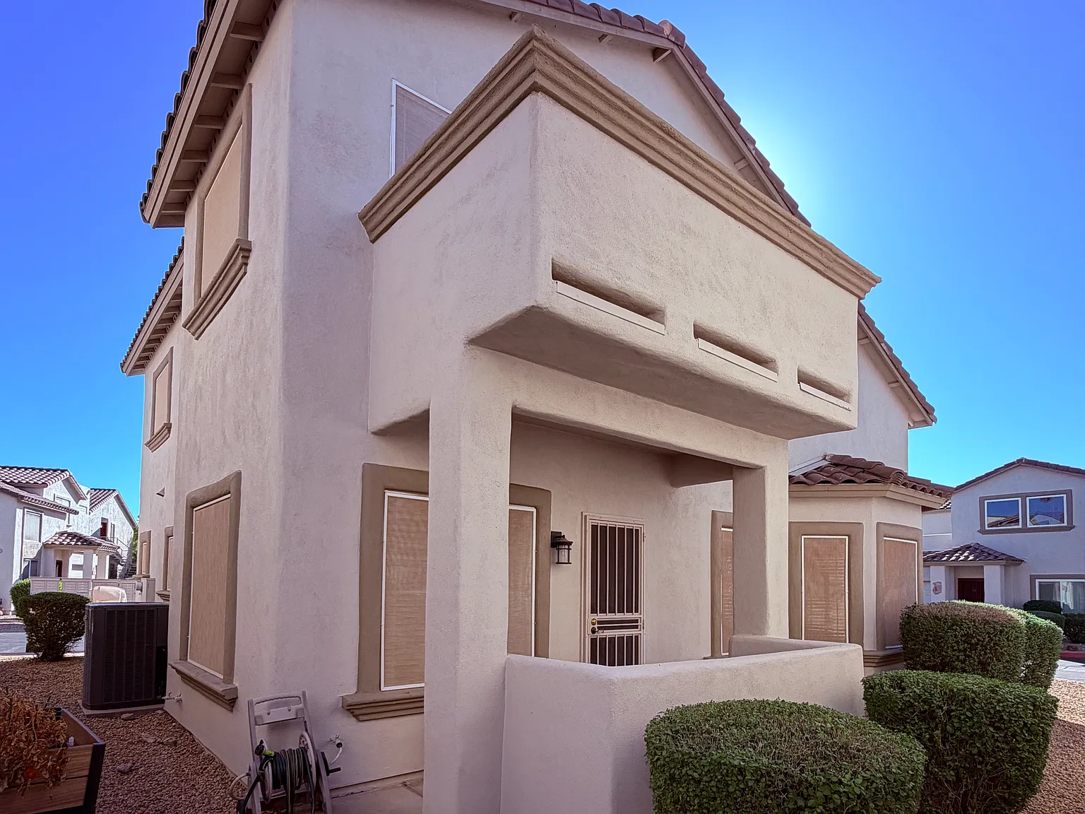 3 bed, 2.5 bath, 1743 sqft, $2,499 — Photo 3
