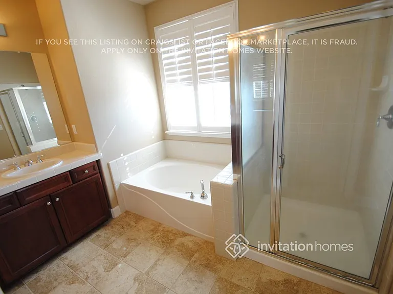 1667 Montrose Ln — Photo 7