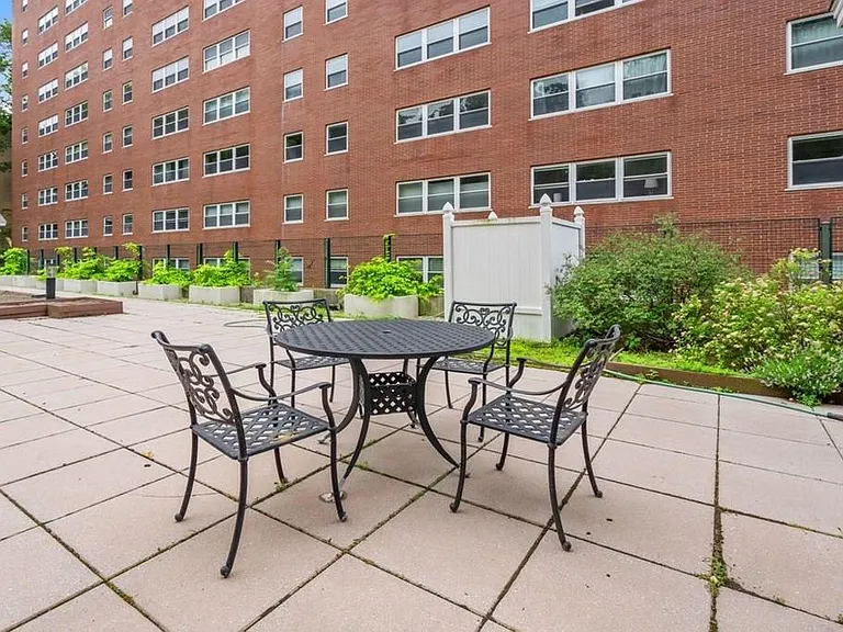 1600 Beacon St #305 — Photo 6