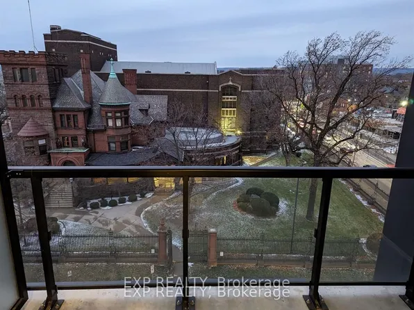 15 Queen St S, Hamilton, ON