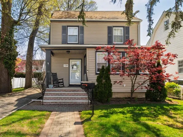 119 Nassau Avenue, Malverne, NY 11565