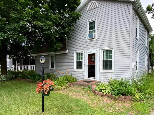 16 S Main St, Almond, NY 14804