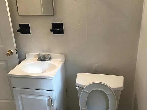 2nd image of 2612 Beaverbrook Pl