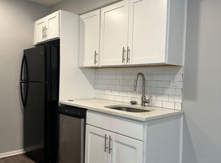 93 Oak St #C18, Clementon, NJ 08021