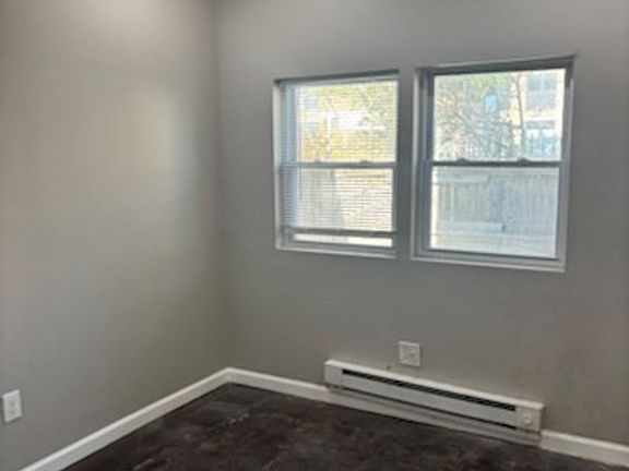 4th image of 1835 E Monmouth St