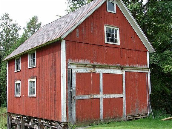 Detached 2-Story Barn