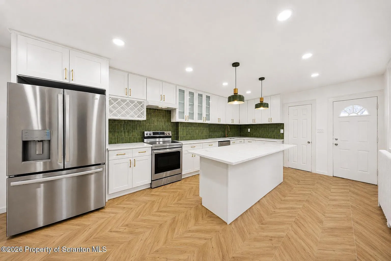 5 bed, 2.5 bath, 1800 sqft, $2,095 — Photo 1
