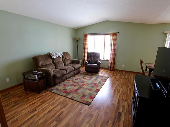 4th image of 612 19th St E