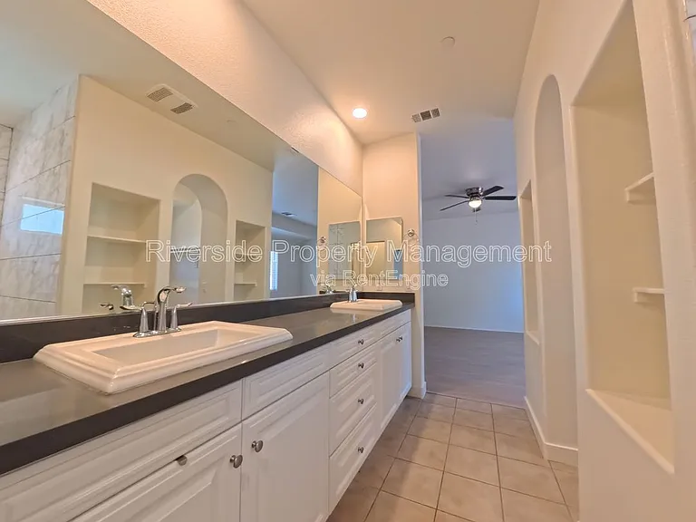 2921 Gibson St — Photo 36