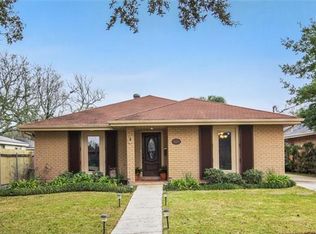 4621 Lake Villa Dr, Metairie, LA 70002