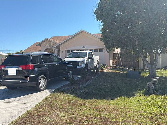 2nd image of 706 SW 11th Ter