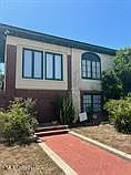 1 bed, 1.0 bath, 800 sqft, $1,800 — Photo 2