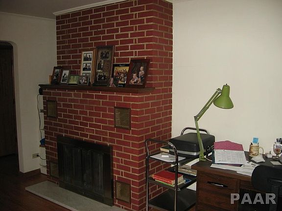 2nd image of 800 E Washington St