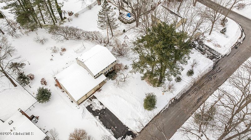 2nd image of 7 Tamarack Drive