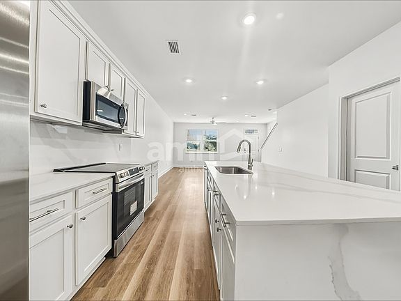 4th image of 100 Niven Ct