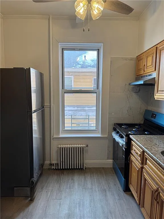 2 bed, 800 sqft, $2,500 — Photo 3