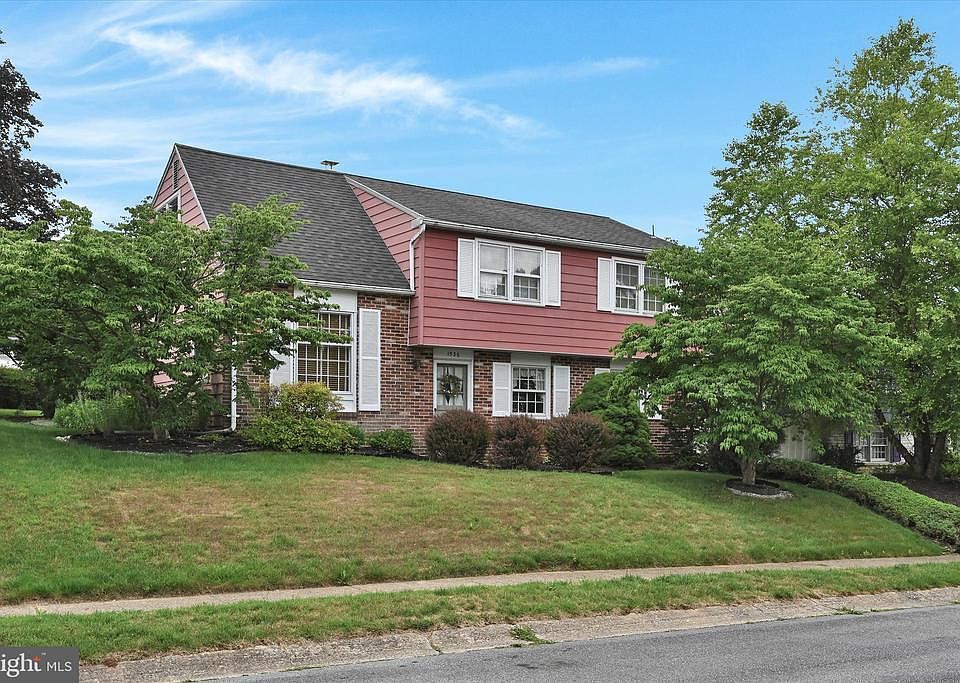 1st image of 1536 Robert Rd