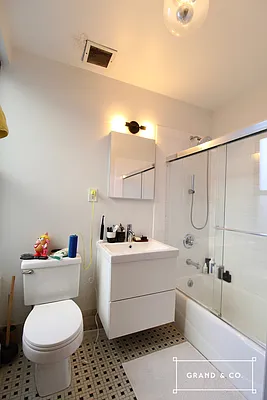 Rented by Grand & Co. | media 9
