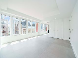 339 W 38th St #17D, New York, NY 10018