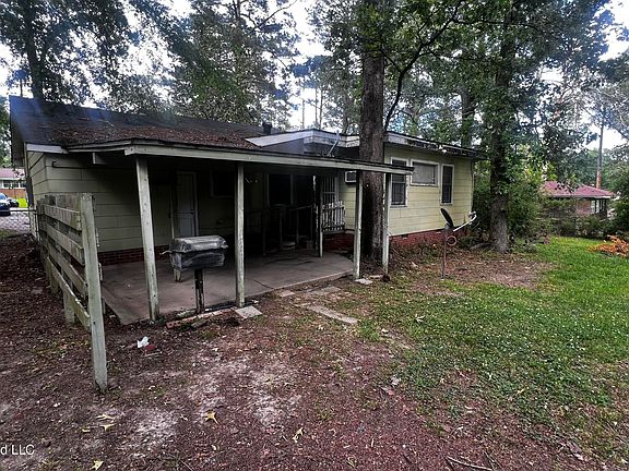 2nd image of 215 Carmel Ave