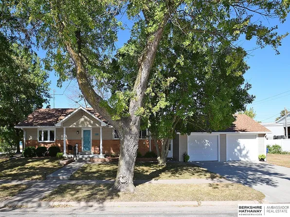 120 W Hamilton St, Brainard, NE 68626