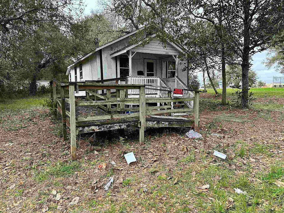 1st image of 2601 N I St