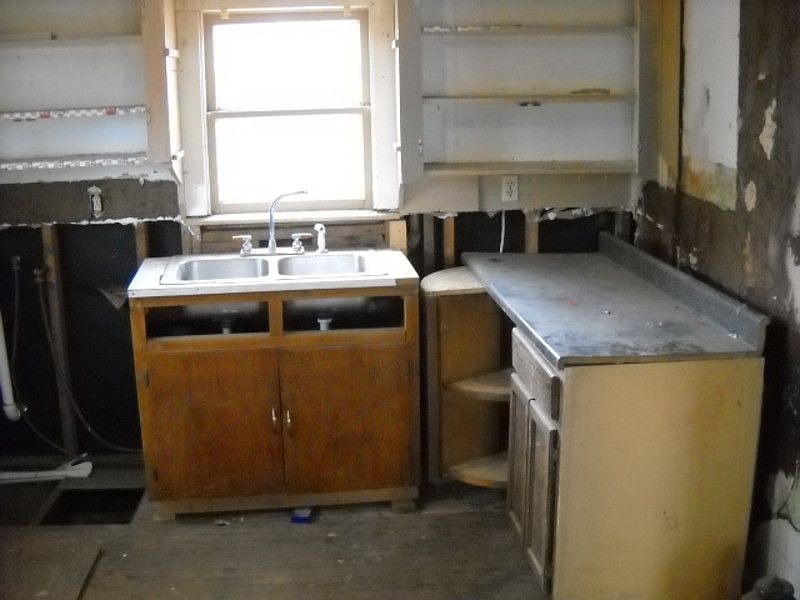 2nd image of 612 S Vernon St