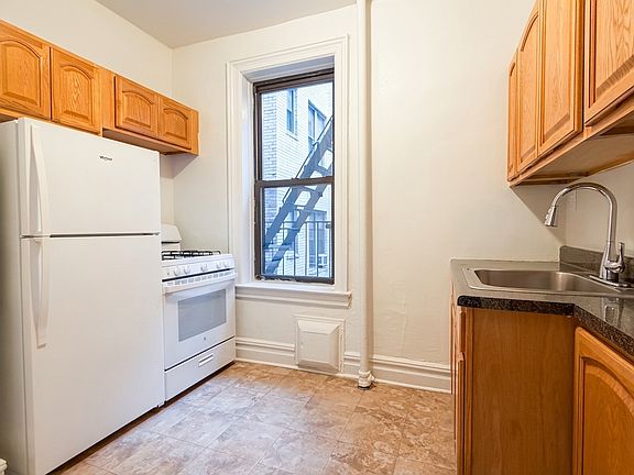 3rd image of 537 Ovington Ave #13