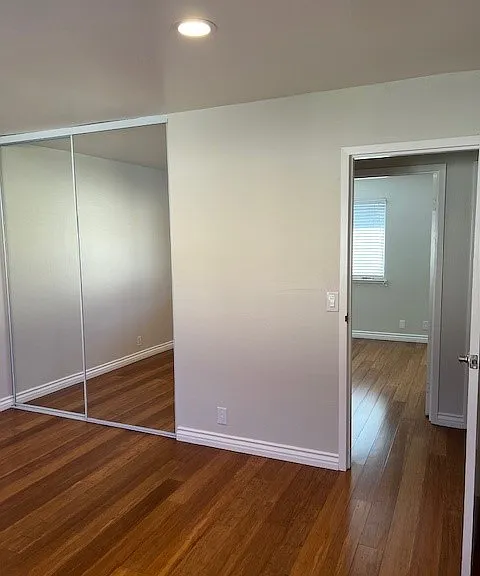 Bedroom 1 entry