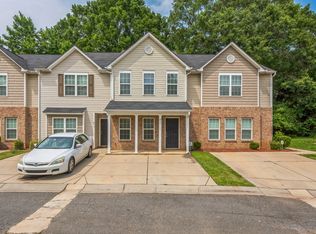 861 Plaza Walk Dr, Charlotte, NC 28215