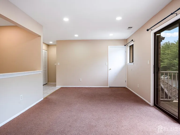 4410 Birchwood Ct — Photo 5