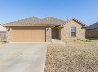 109 SW 8th St, Moore, OK 73160