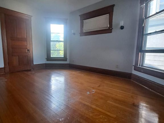 5th image of 1631 N California Ave #3