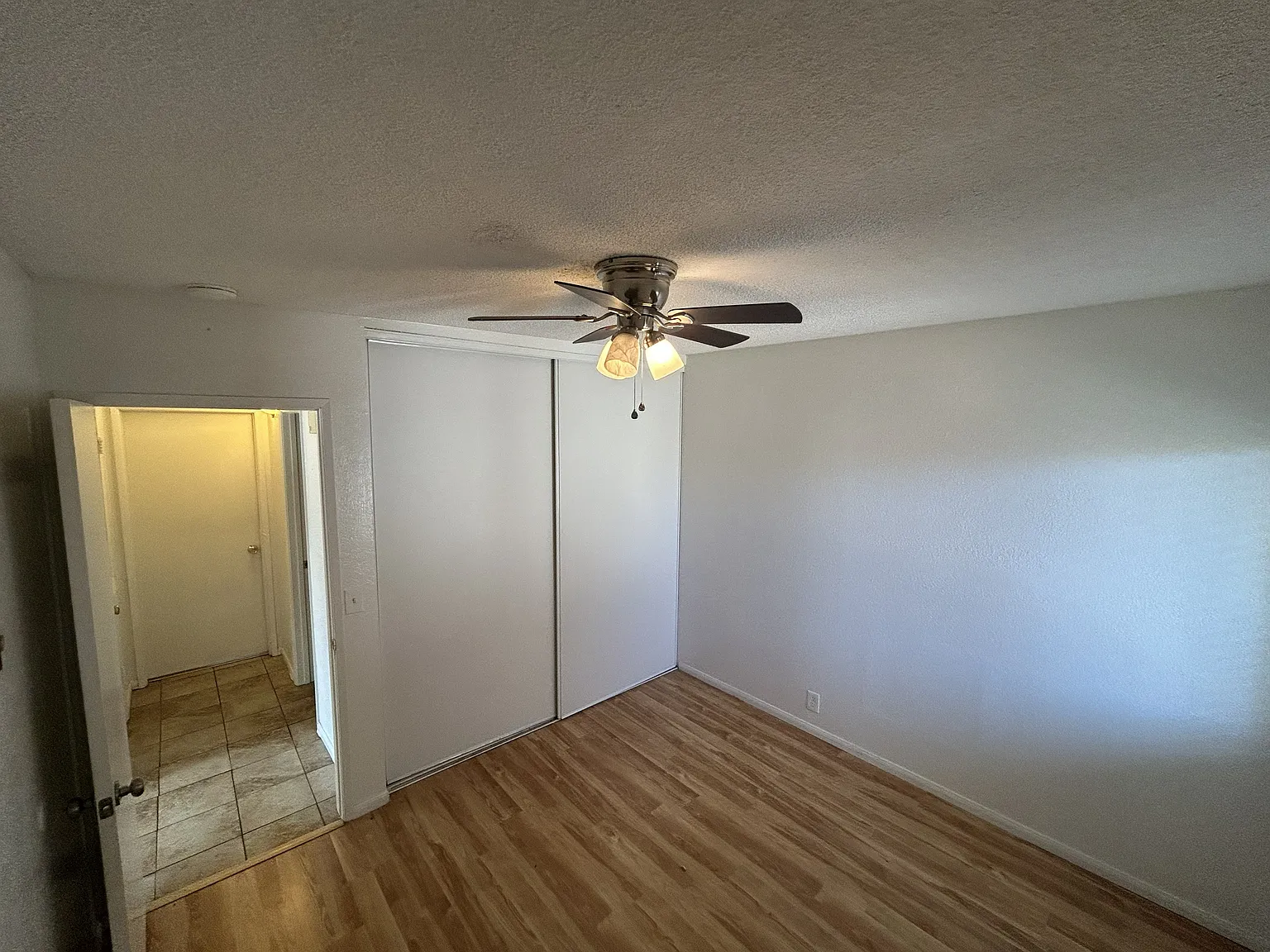 2 bed, 950 sqft, $2,650 — Photo 3
