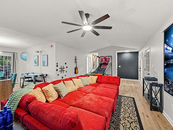 4th image of 325 Ansley Dr