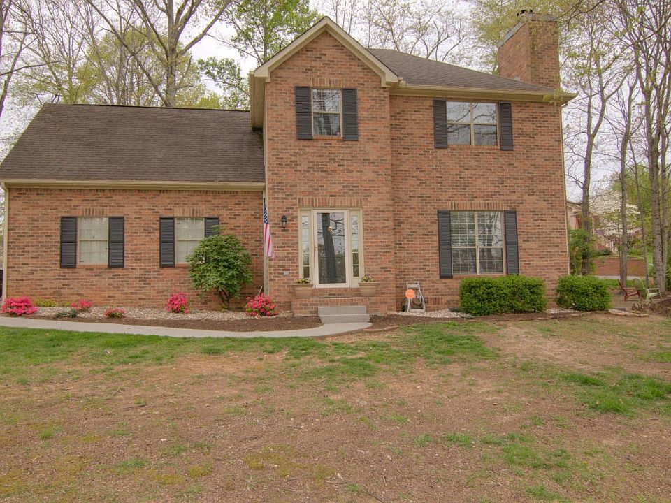 7756 Christin Lee Cir-MLS_Size-001-31-Fr