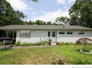 342 Green Manor Ter, Windsor Locks, CT 06096