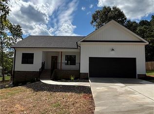 109 White Pine Dr, Stoneville, NC 27048